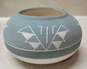 Native American Sioux Pottery Vase Artists Signed Deb Worsham Planter Mint Green - Picture 1 of 7