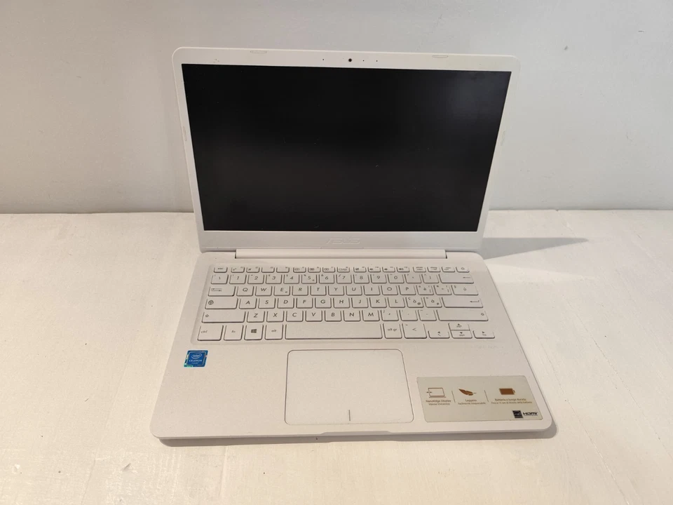 NOTEBOOK ASUS E406S INTEL CELERON N3050 4GB RAM 64GB HD WIN10 WEBCAM - Immagine 1 di 4