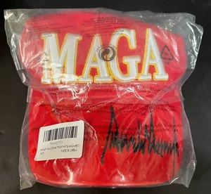 MAGA Cap Trump Embroidered Signature Adjustable - Sealed Bag NEU - Bild 1 von 2