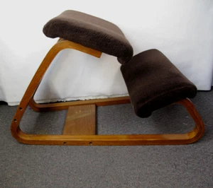 Vintage Braun Holz Kniestuhl Made in Taiwan - Bild 1 von 8