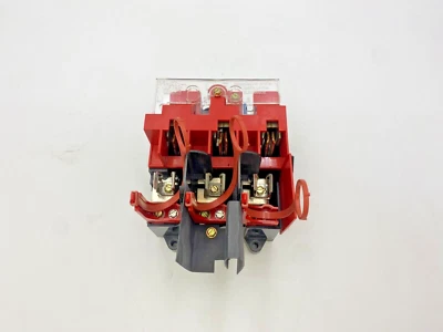 Cutler-Hammer C361SC Ser. B1 Fusible Disconnect Switch 30 AMP 3-Phase 3-Pole - Image 1 of 4