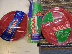 Vintage Solo Cups & 2-Plastic Plates + SOLO cups green ultra colors Edition rare - Picture 1 of 9