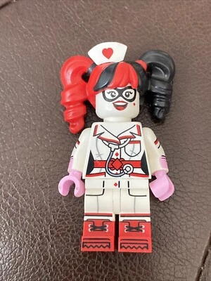Minifigura LEGO Batman Película Serie 1 71017 - Enfermera Harley Foto 1 de 2