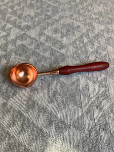 Cuchara de cera con acabado oro rosa - Imagen 1 de 1
