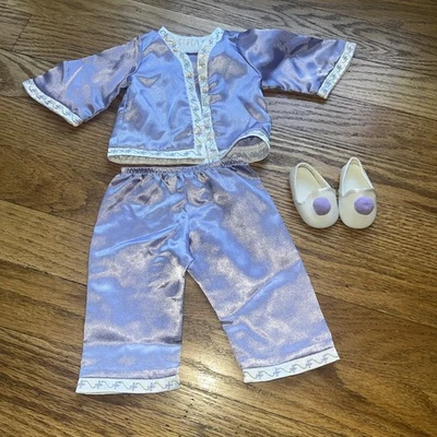 Muñeca American Girl Nellie’s Retirada Púrpura Lavanda Pijama Zapatillas Retiradas Foto 1 de 4