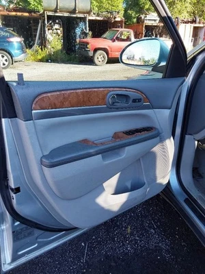 安全带前桶起子扣适用于 10-12 ACADIA 1324435 — 第 1/4 张图片