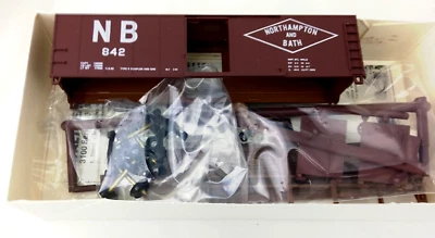 Walthers 932-3120 N&B 40' STEEL Box Car W/ Dreadnought Ends - Image 1 of 4