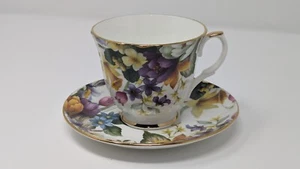 Royal Winchester Teacup and Saucer - Floral Pattern Bone China Vintage - Picture 1 of 12
