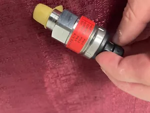 Danfoss pressure sensor transmitter 3328 MBS 2250 CNH_47360623 - Picture 1 of 5