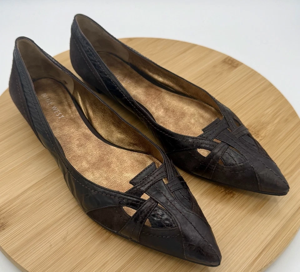 "Planos de cuero Nine West marrón gamuza negro ribete para mujer talla 7,5" Foto 1 de 4