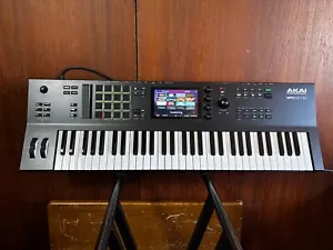 AKAI MPC KEY 61 Standalone MPC Synthesizer Keyboard w/ box SSD 1TB - Picture 1 of 15