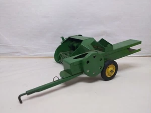 1/16 Eska Farm Toy John Deere 14T Baler  - Picture 1 of 5