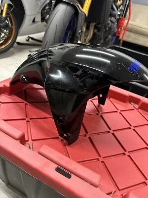 YAMAHA Genuine FZ09 MT09 Gloss Black Front Fender 2023 Minor damage - Image 1 of 4