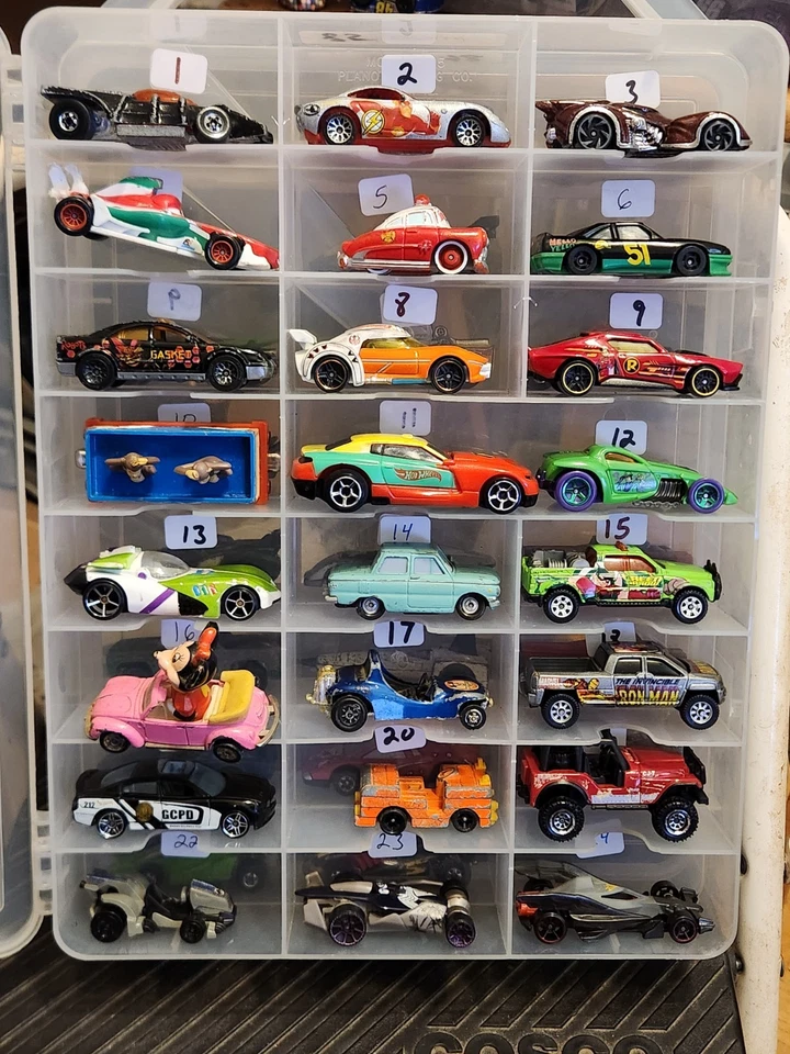 Hot Wheels/Matchbox T.V. Coches y PELÍCULAS (estuche #85) Batman Spiderman Jurassic World Foto 1 de 1