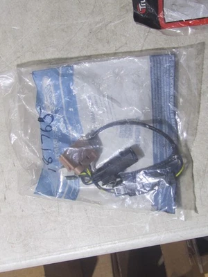 NEW Genuine Ford Socket & Wire DB5Z13A006A - Image 1 of 4