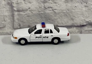 Welly Diecast Car 1999 Ford Crown Victoria Police Red/Blue Light Bar 4.75” NEW - Picture 1 of 5