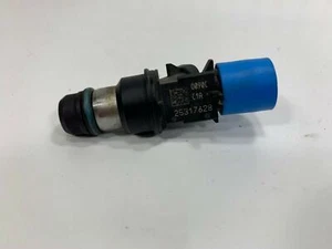 OEM Delphi Fuel Injector 25343789 1999 - 2006 Chevy Silverado Suburban 5.3L used - Picture 1 of 3