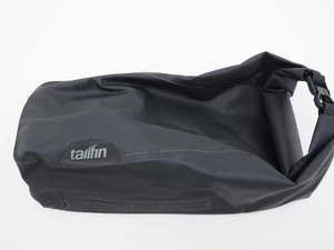 NEU! Tailfin Mini Packtaschen Gabel Pack 10L Riemen & Halterung 100% wasserdicht schwarz - Bild 1 von 8