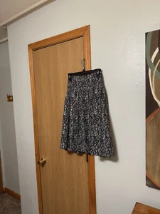 Talbots Size 18WP Black & White w/Geometric Print Knee-Length A-Line Skirt - EUC - Picture 1 of 5