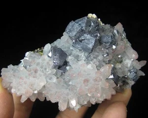Calcopirita galena y cuarzo rojo con inclusión de hematita China CM142624 - Imagen 1 de 3