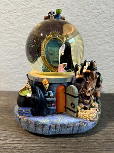 Disney Villains Snow White Evil Queen Magic Mirror Snowglobe Snow Globe Figurine - Picture 1 of 8