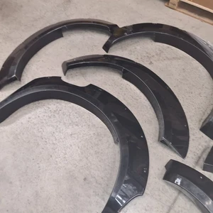 Per Ford Ranger T9 2023+ Kit Arco Largo (Stile Rivettato) - Foto 1 di 5