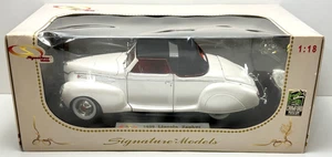 Signature Models - Crawford Museum - White 1939 Lincoln Zephyr - 1:18 Scale - Picture 1 of 4