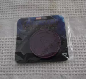 NUEVO Marvel Avengers Endgame Noche de Apertura Fanático Evento Moneda Coleccionable Púrpura - Imagen 1 de 2