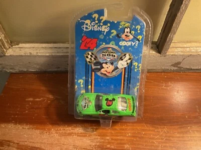 Disney Nascar Daytona 500 2004 coche Goofy verde 41913 nuevo en paquete Foto 1 de 4