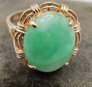 14K Yellow Gold Apple Green Jade Ring  Size 6.5 - Picture 1 of 6