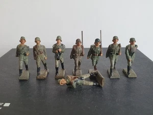 8 Elastolin Lineol Soldaten verschiedene Nationen Militär II WK Masse Serie 4 cm - Bild 1 von 5