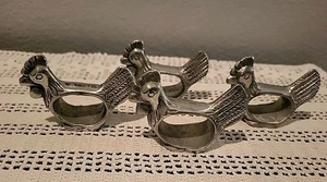 Vintage Huhn Henne Hahn Serviettenringe Zinn 4er Set Huhn Serviettenringe  - Bild 1 von 23