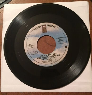Linda Ronstadt Tracks Of My Tears/ The Sweetest Gift W/ Emmylou Harris 45 Rpm 7” Foto 1 de 3