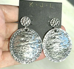 Kenneth Jay Lane KJL Earrings Y2K Rhodium Plated Hammered Disc Designer Jewelry - Picture 1 of 10