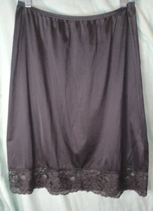 VASSARETTE Vintage Black Half Slip Size S  - Picture 1 of 3