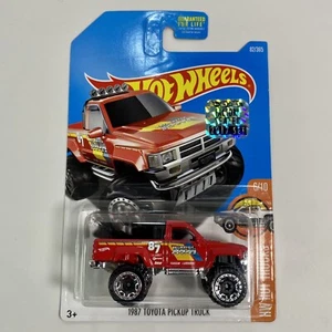 2017 Hot Wheels 1987 Toyota Pickup Truck 1:64 Diecast Red from Factory 2017 Set - Picture 1 of 8