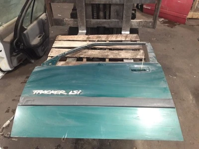 Driver Left Front Door 4 Door Electric Fits 96-98 TRACKER 605983 Foto 1 de 3