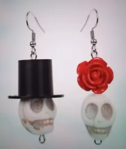 SKULLS MR & MRS design Dangle Silver Tone Earrings Funky Fun Gift Item SWEET - Picture 1 of 5