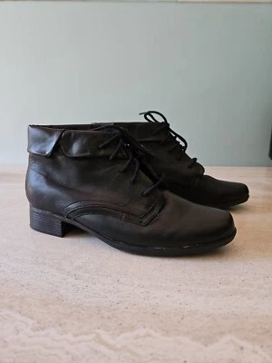 Botín para mujer Liz Baker negro puño plegable con cordones cuero real talla 6M Foto 1 de 4