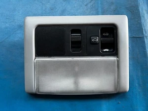 Rover 400/600 & Rover 45 & MG ZS Höflichkeitsleuchte (XDE100490) für Schiebedachautos - Bild 1 von 2