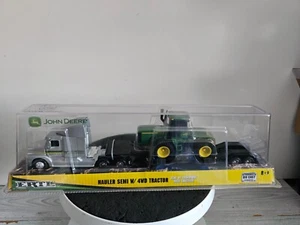 GENUINE JOHN DEERE HAULER SEMI WITH 4 WD TRACTOR DIE CAST - 37382 BNIB - Picture 1 of 11
