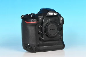 Nikon D5 Professional Digital SLR Camera. XQD Version. Nice! - Picture 1 of 16