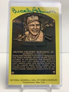 Brooks Robinson - Signed Yellow Hall of Fame 3.5" x 5.5" postcard plaque - Picture 1 of 2