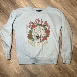 VINYL ICONS Floral Def Leopard Girl Crewneck Sweatshirt size med - Picture 1 of 3