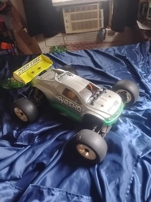 Kyosho Inferno Str Nitro Truggie - Image 1 of 4