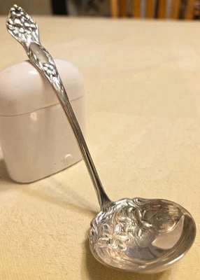 LILYTA por Stratford Plata 5.5" Salsa Salsa Cucharón Plateado 1909 Mesa ¡Listo! Foto 1 de 4