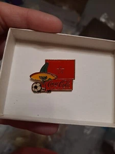 1984 Coca Cola Soda Soccer World Cup Morocco Enamel Pin - Picture 1 of 7