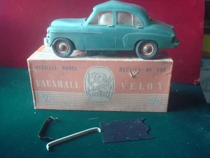 Victory Industries Vauxhall Velox batteriebetriebenes Auto verpackt (nicht getestet) - Bild 1 von 13
