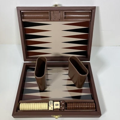 Cardinal magnetic backgammon set, all pieces  - Image 1 of 4