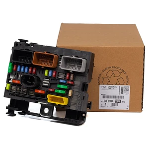 Caja de fusibles de motor original PSA 9807028780 para Citroen Jumpy II Kasten Peugeot 308 I - Imagen 1 de 3